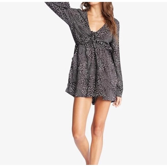 NWT Roxy Women's Spirit Awakes Long Sleeve Romper Dress Black and White Large - Picture 8 of 8